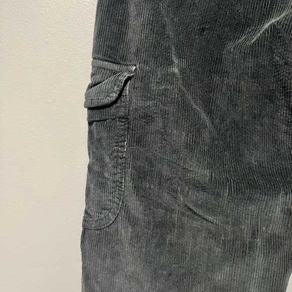 American Eagle Women’s Black Corduroy Cargo Pants Size 6 Regular - Picture 10 of 14
